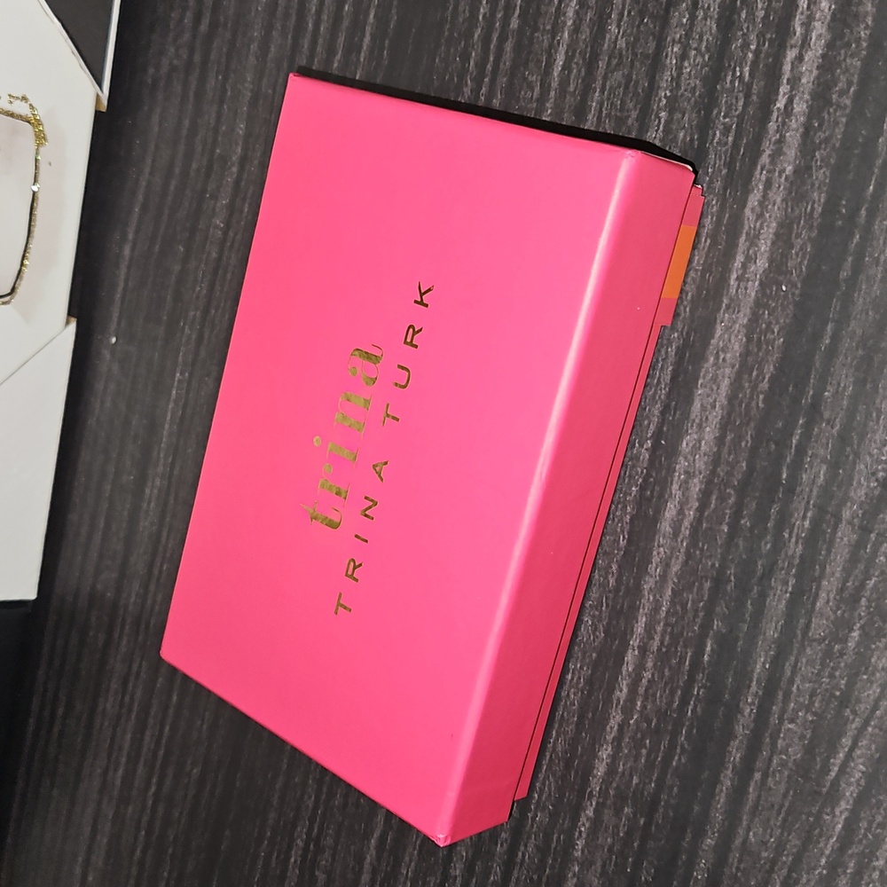 Trina turk NIB small zip around wallet. $58 retail - Picture 3 of 4